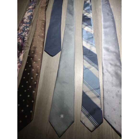 8 Ties - Bundle - Picture 4 of 5